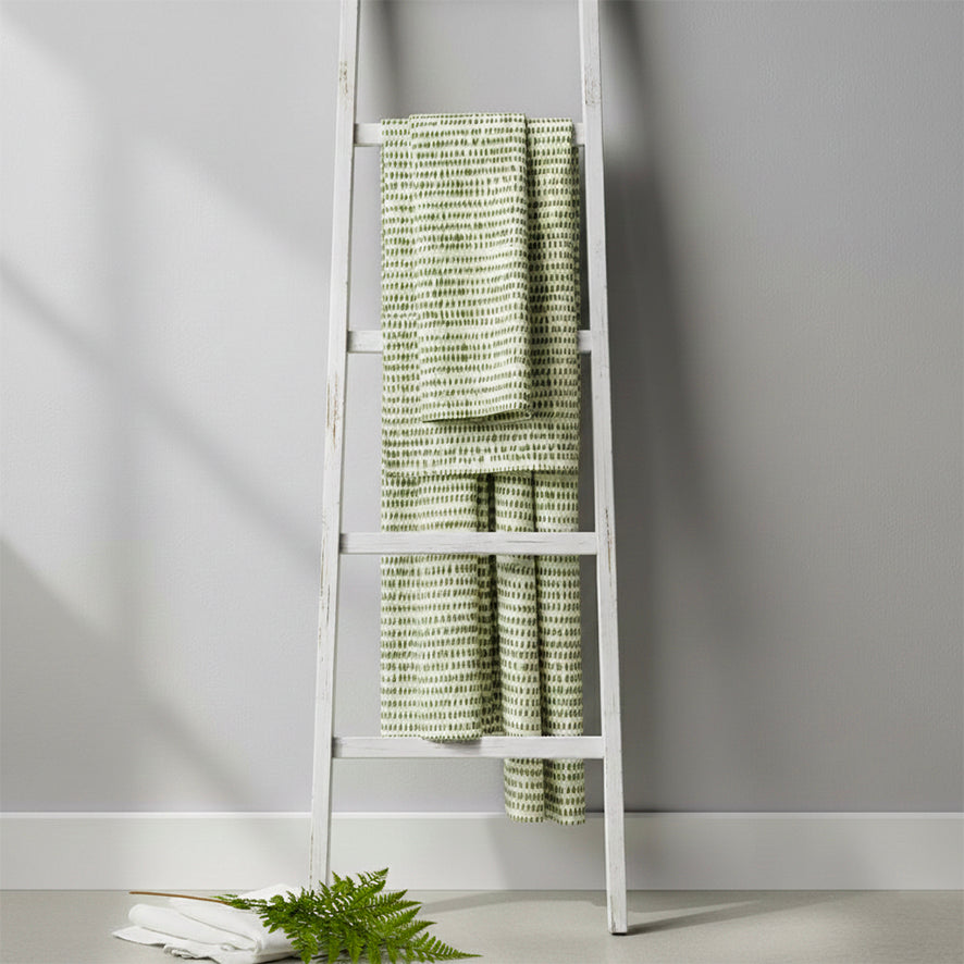 African Notch Pattern Green on Beige Table Runner